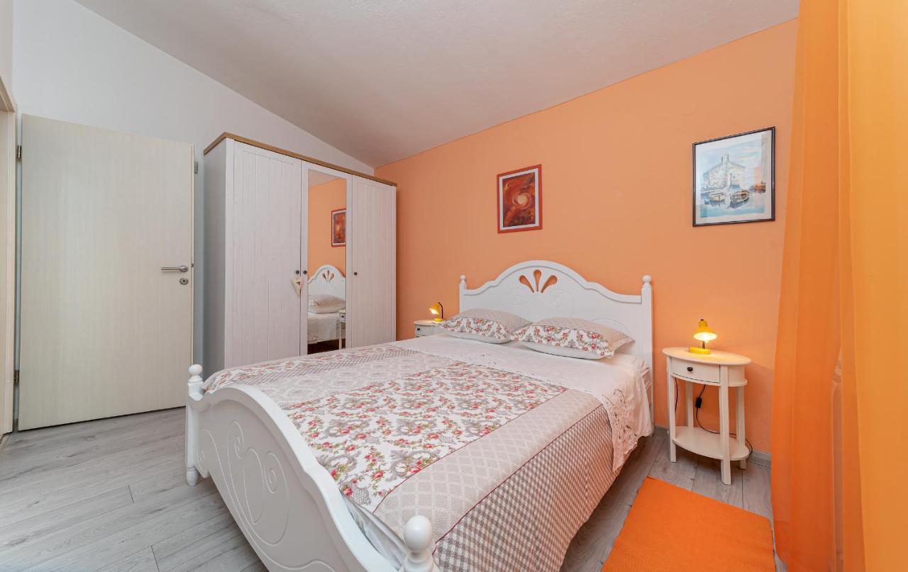 Apartments Villa Lilla Baska Voda Bagian luar foto