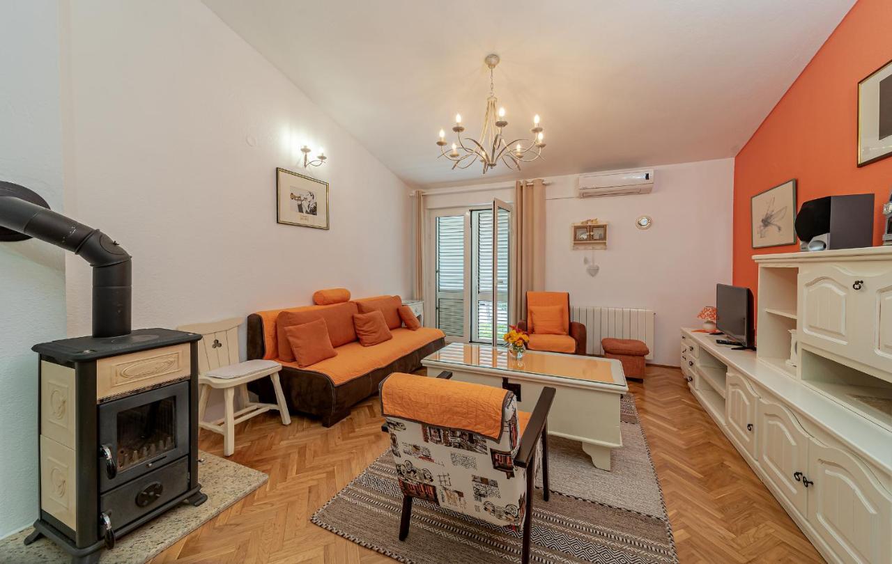 Apartments Villa Lilla Baska Voda Bagian luar foto